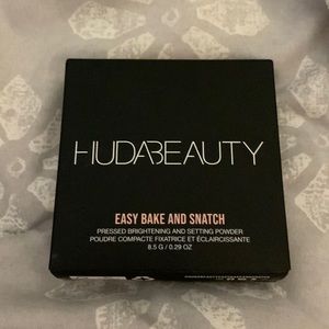 COPY - New Huda beauty Easy Bake and Snatch pressed powder